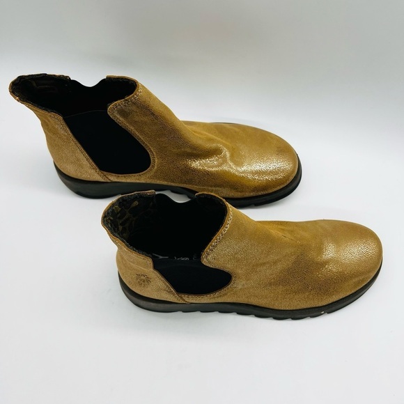 FLY LONDON WOMEN’S CHELSEAEA PULL ON LEATHER GOLD BOOTIE SIZE 39 - Picture 8 of 16